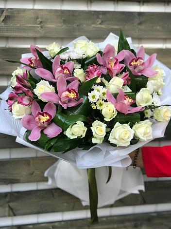 Букет цветов из: Розы и Хризантемы в Губино