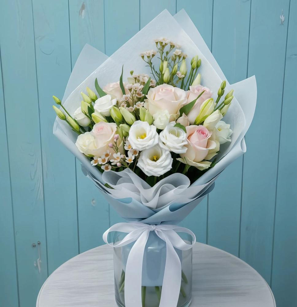 Букет цветов из: Розы и Лизиантусы в Губино