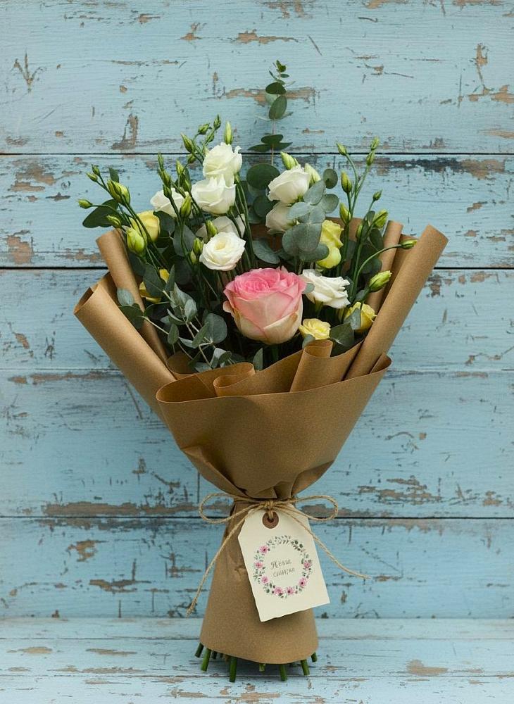 Букет цветов из: Розы и Лизиантусы в Губино