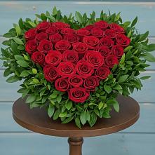 Цветочная композиция из Розы в виде сердца в Губино