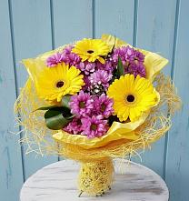 Букет цветов из:  Хризантемы и Герберы в Губино