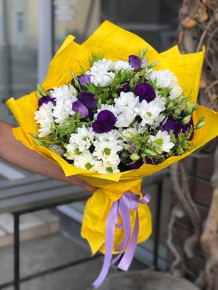 Букет цветов из: Ирисы, Хризантемы и Ромашки в Губино