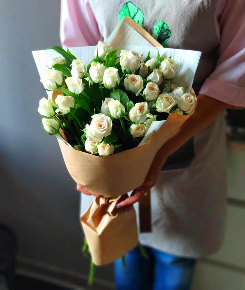 Букет цветов из: Розы в Губино