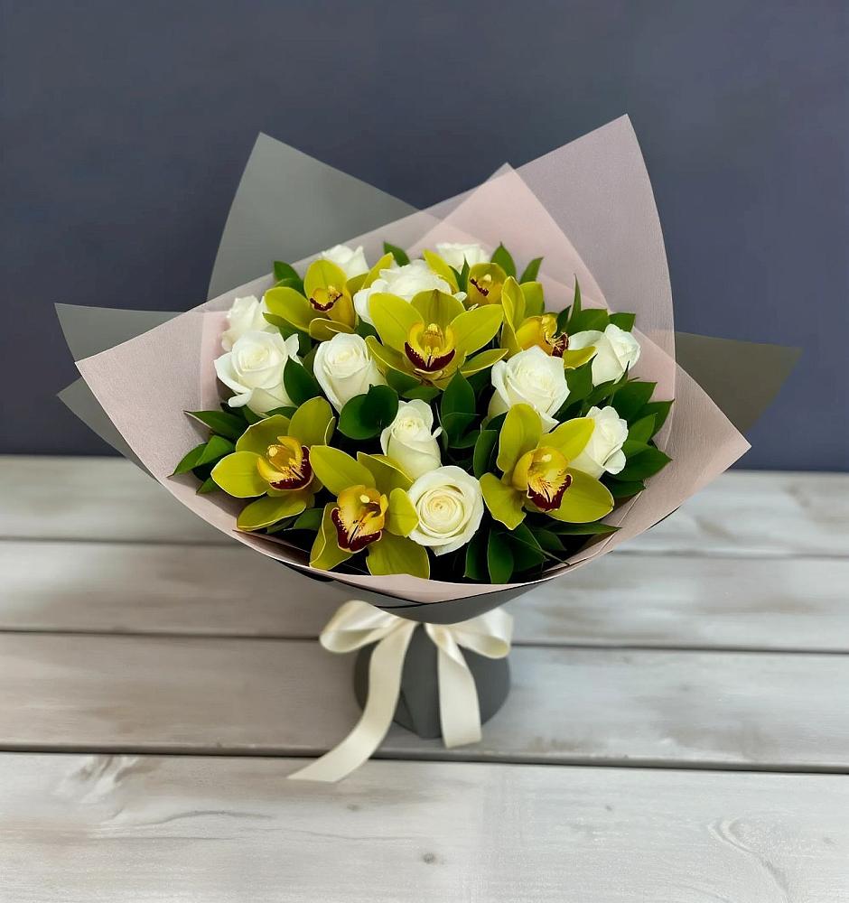 Букет цветов из: Орхидеи и Розы в Губино