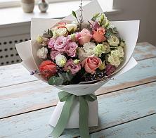 Букет цветов из:  Розы, Лизиантусы и Гвоздики #REPLACE_PRED# Губино