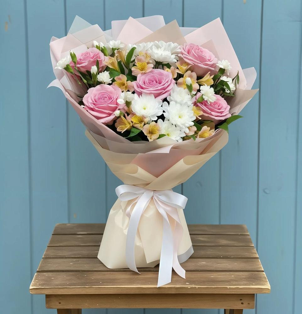 Букет цветов из: Гвоздики, Орхидеи и Розы в Губино