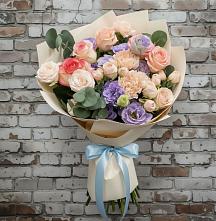 Букет цветов из:  Розы, Лизиантусы и Гвоздики в Губино