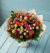 Букет Микс из разноцветных кустовых роз в Губино
